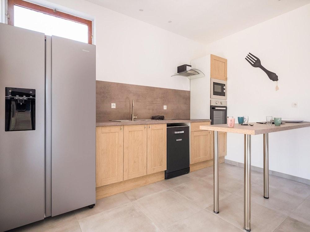 Stylish Beachside Retreat