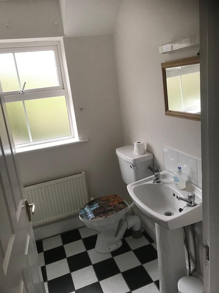 Comfortable Baltimore Home With Modern Amenities Ideal for Families