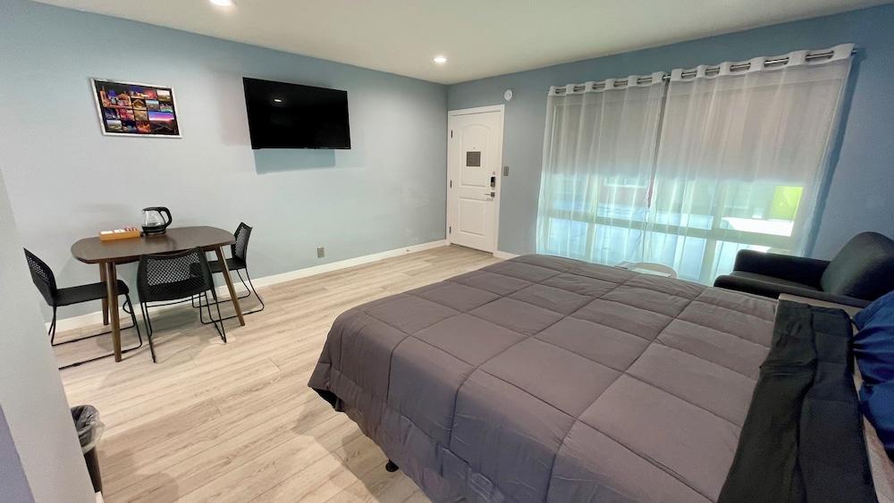 Quintessence ApartHotel