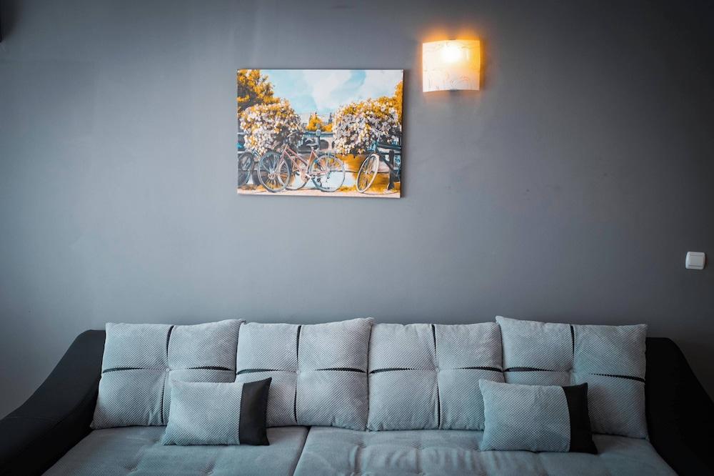 Apartment - Sleeps 4 & Free Parking