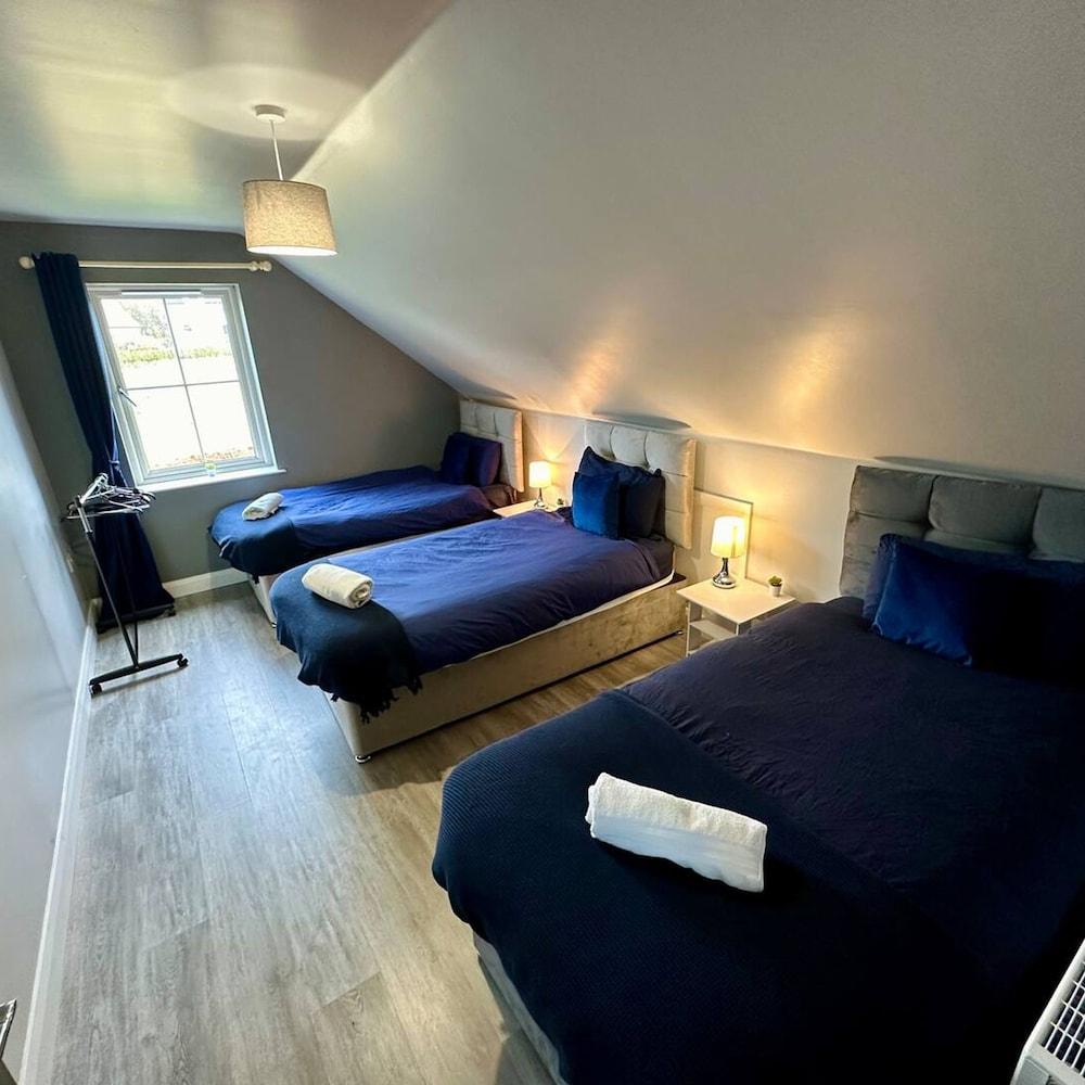 Forest View House Hot Tub Sleeps 9