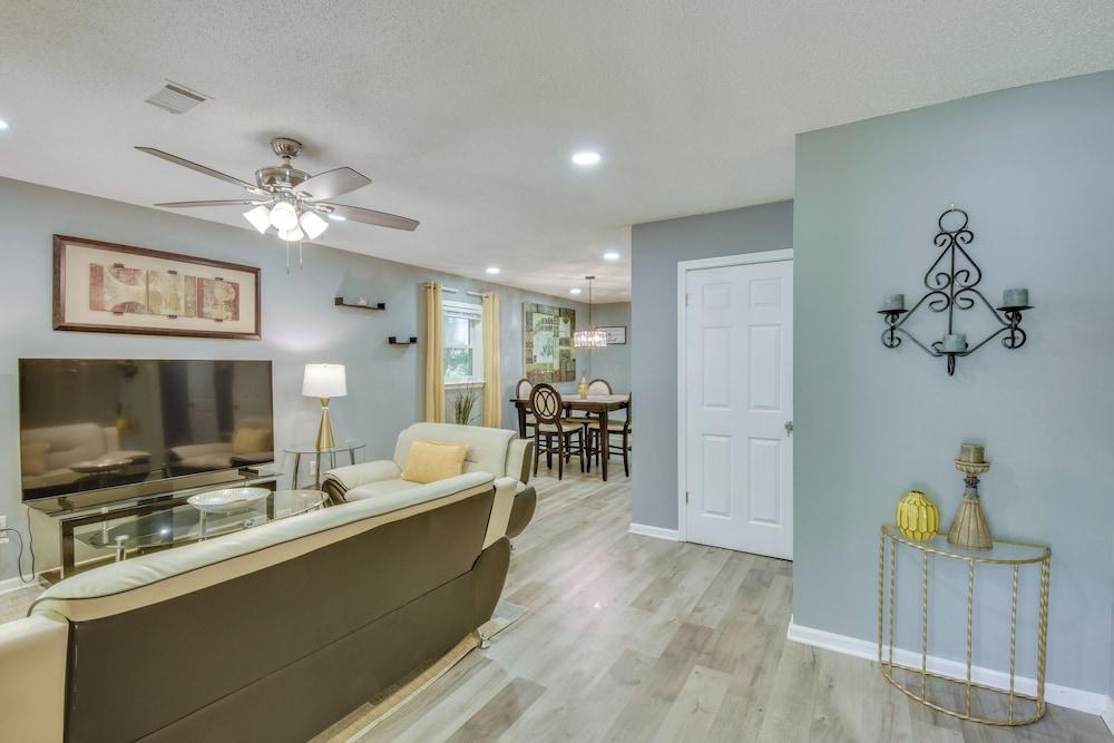 Athens Home w/ Deck - Near Sanford Stadium!