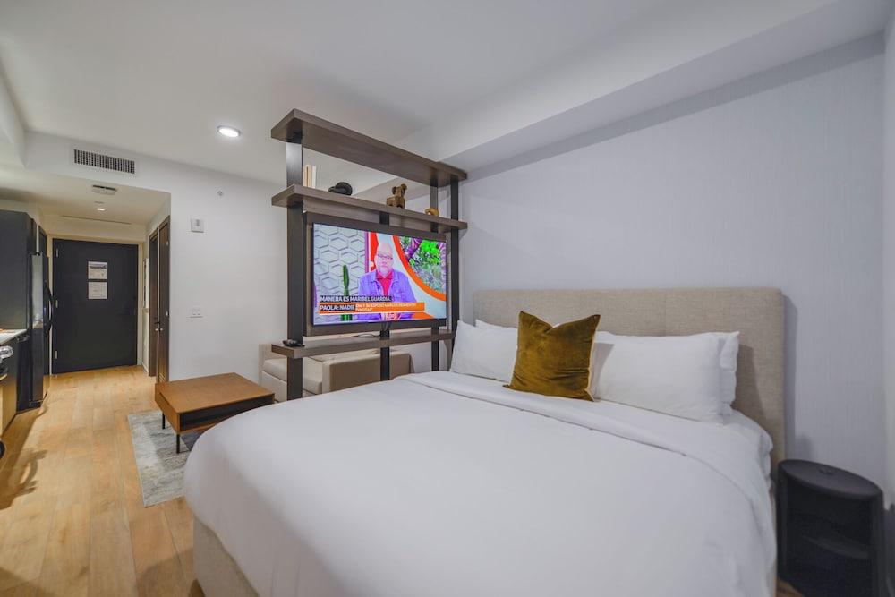 Apt with Bay View Near Bayfront Park