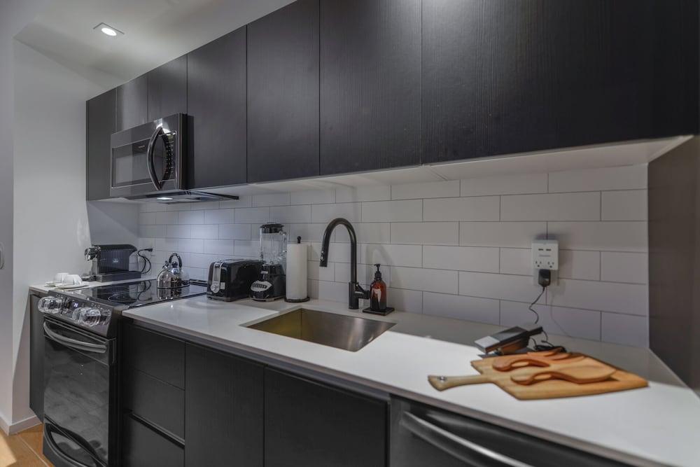 Apt with Bay View Near Bayfront Park