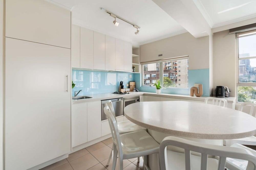 Harbourside 53 in Mcmahons Point