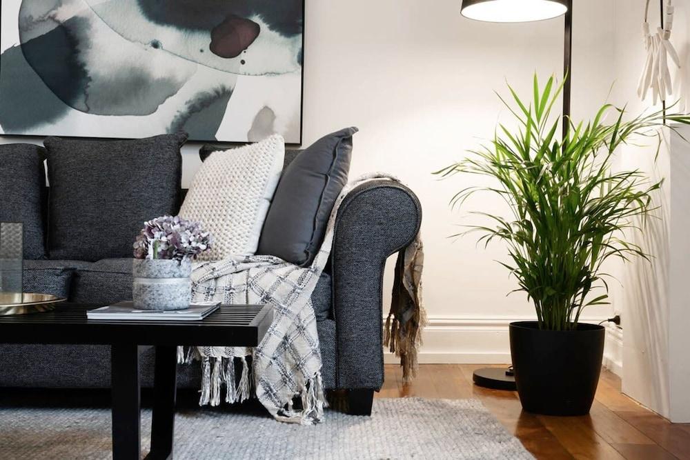 Perfect Laneway Terrace Surry Hills