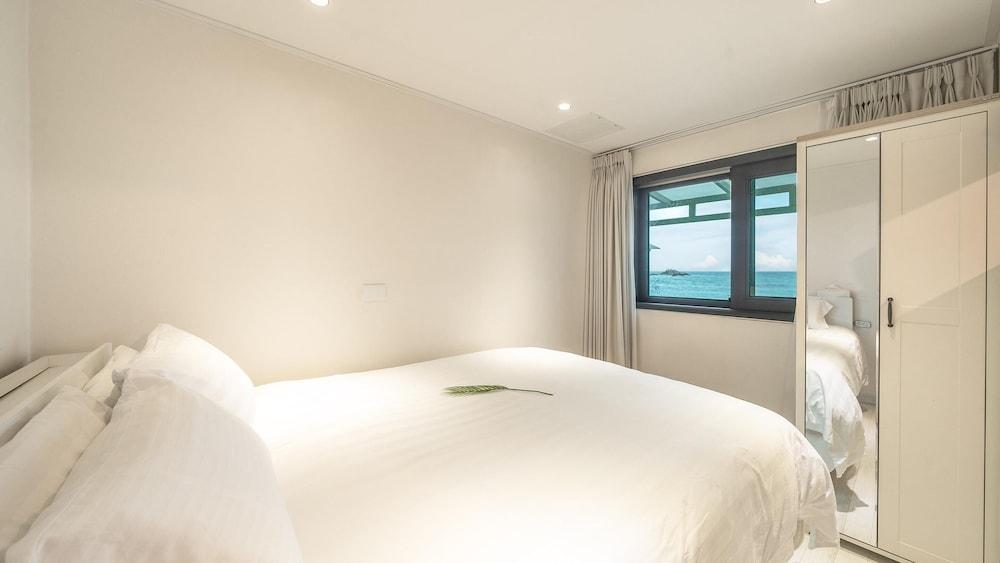 Goseong Littlesquare Oceanview Pension