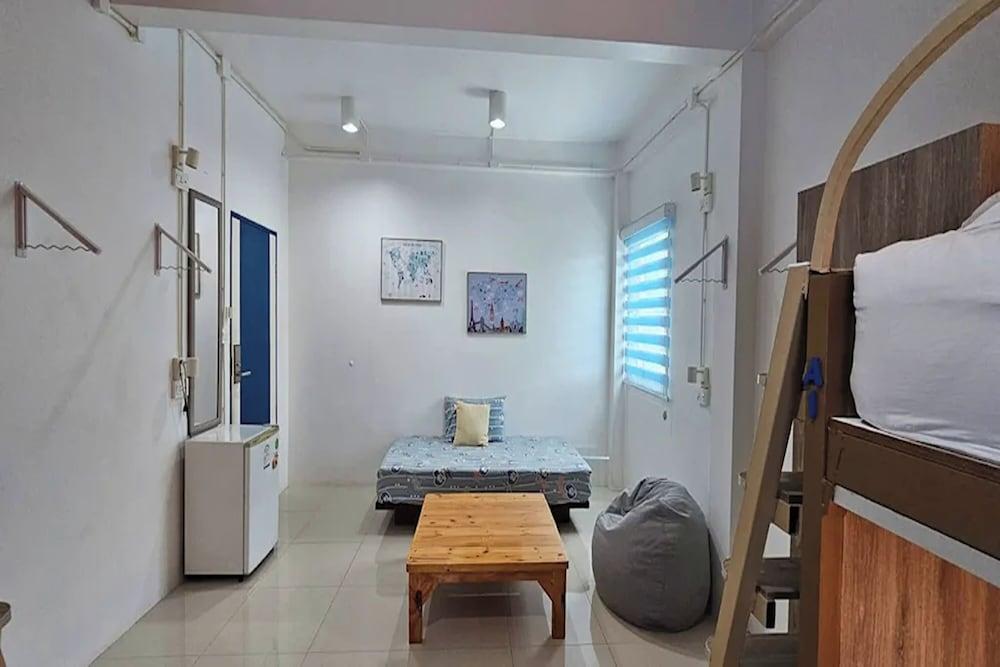 The Rock Samui Poshtel Lamai Beach