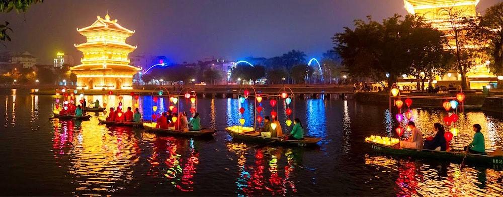 Room in House - Trang An Ao Dai Homestay - Family Room With Field View and Private Bathroom