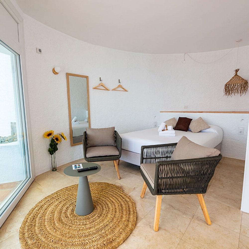 Castell Mar 1006 in Roses