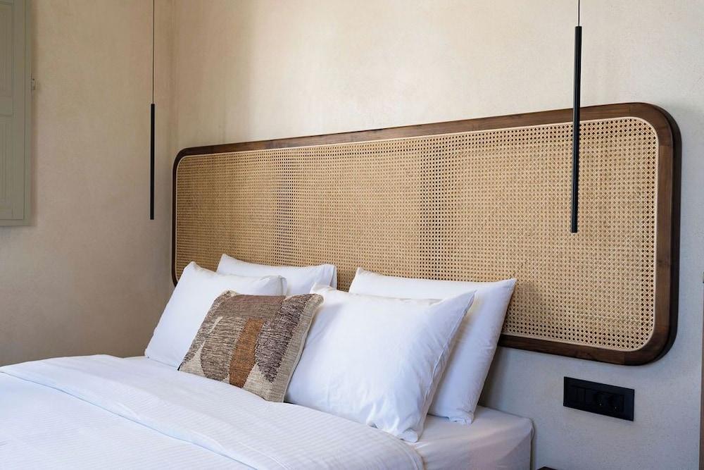 Peranosa The Residency