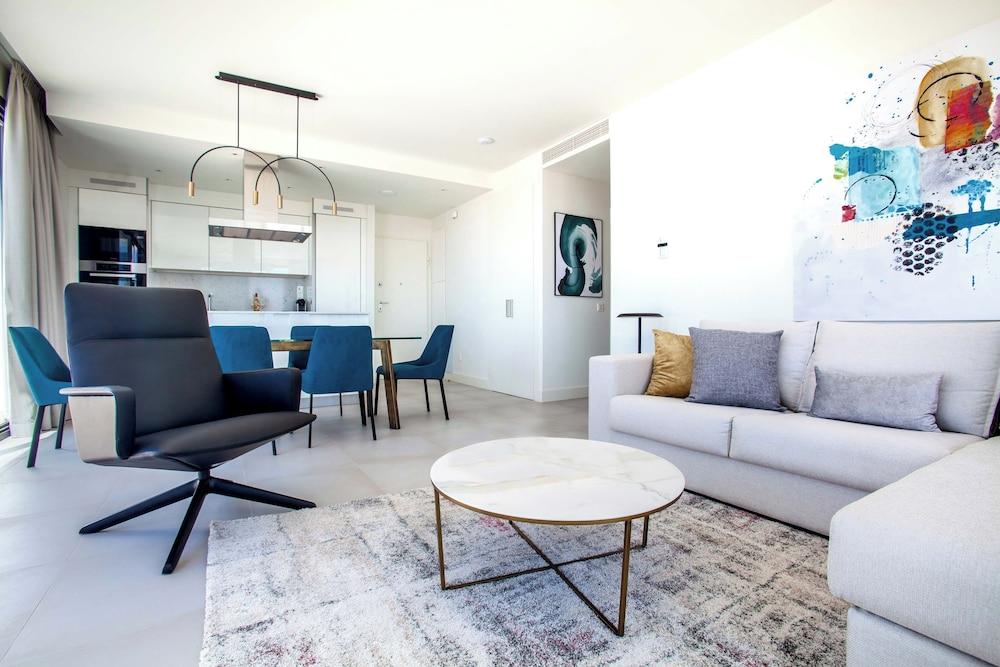 Seaview Residence with pool