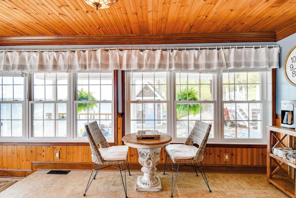 Waterfront Romulus Getaway w/ Private Dock!