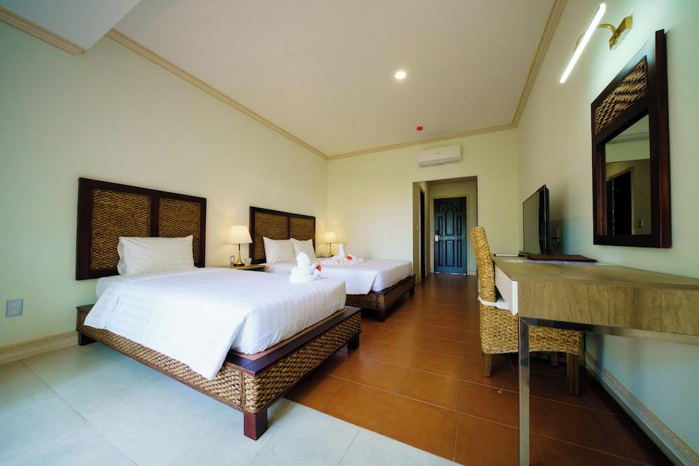 Blooming Lotus Resort