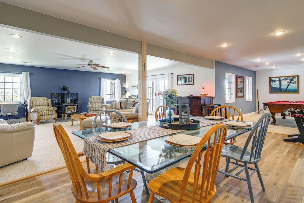 Sevierville Home w/ Mountain & Countryside Views