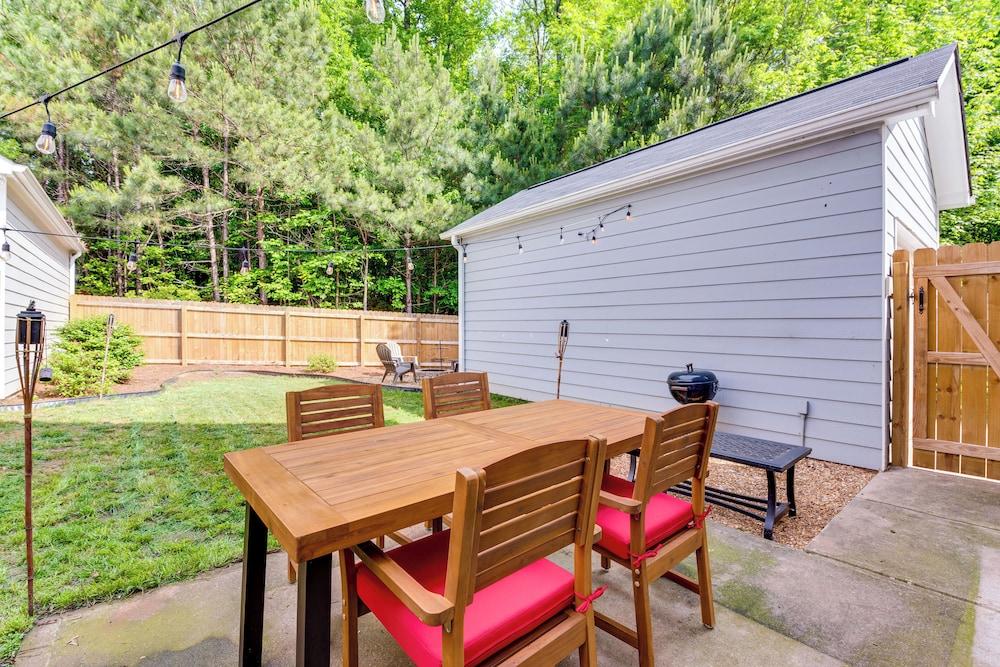 Canton Home w/ Fenced Yard: 6 Mi to Lake Allatoona