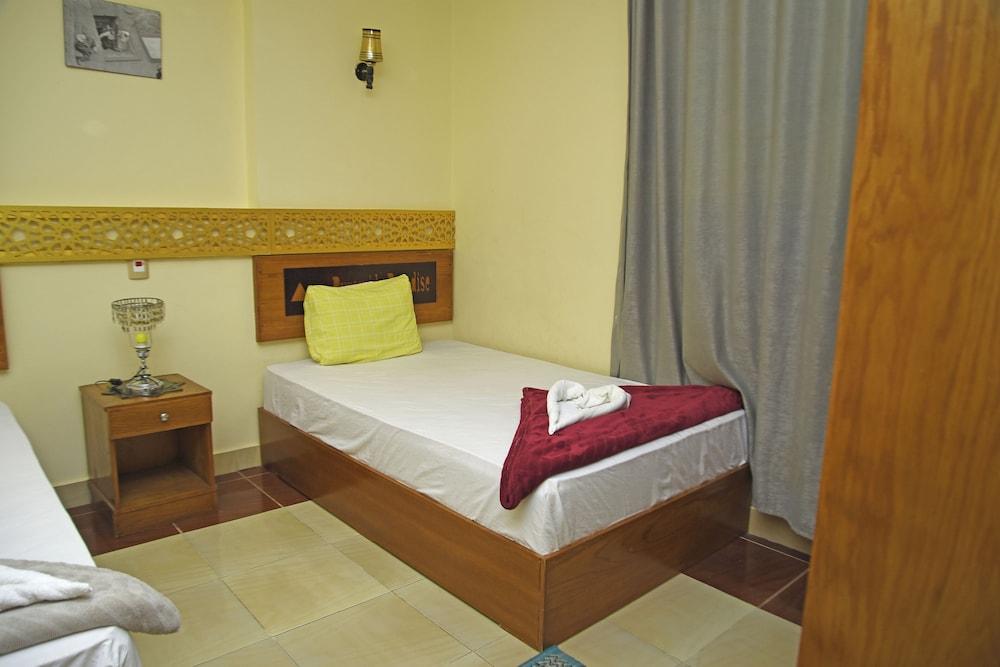 New Pyramids Paradise Hostel