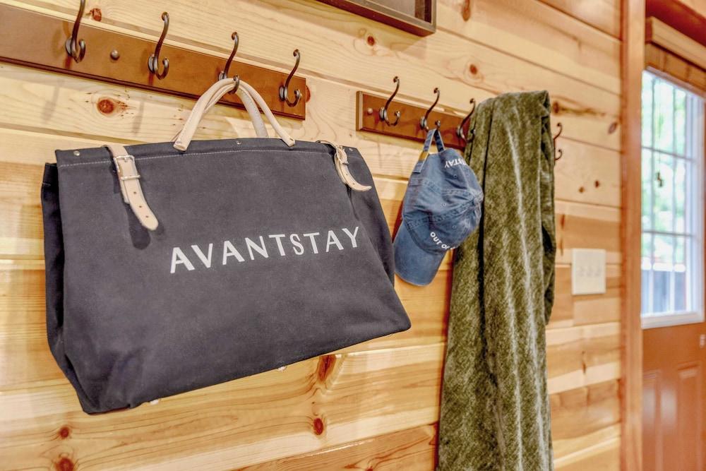 Evergreen Lodge by Avantstay Indoor Pool, Game Room & Theater