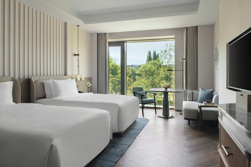 Intercontinental Xiangyang by IHG