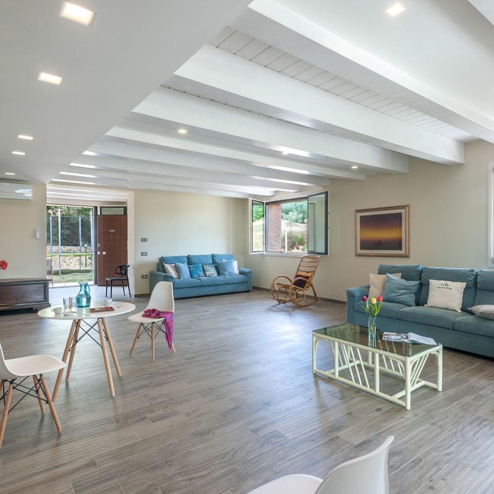 Casale Astralis 11 Emma Villas