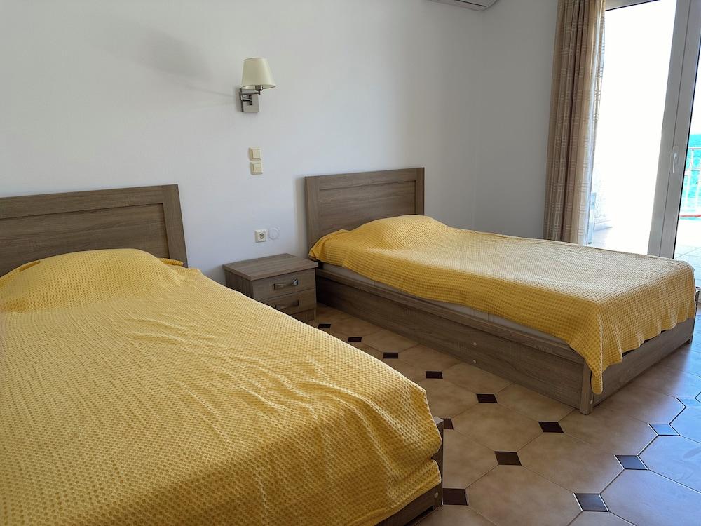 Tolo Beach House with Breathtaking View