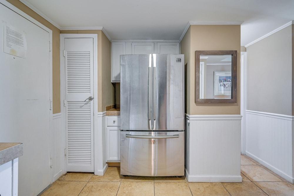 Balcony & Ocean View: Myrtle Beach Resort Condo!