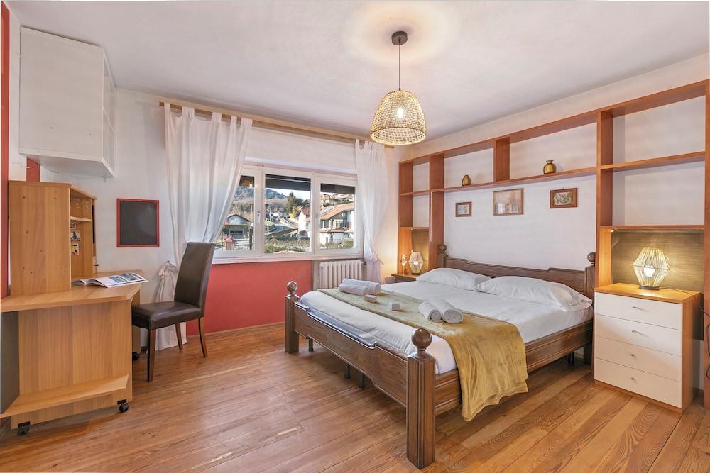 La Lanterna Swimming Pool Retreat