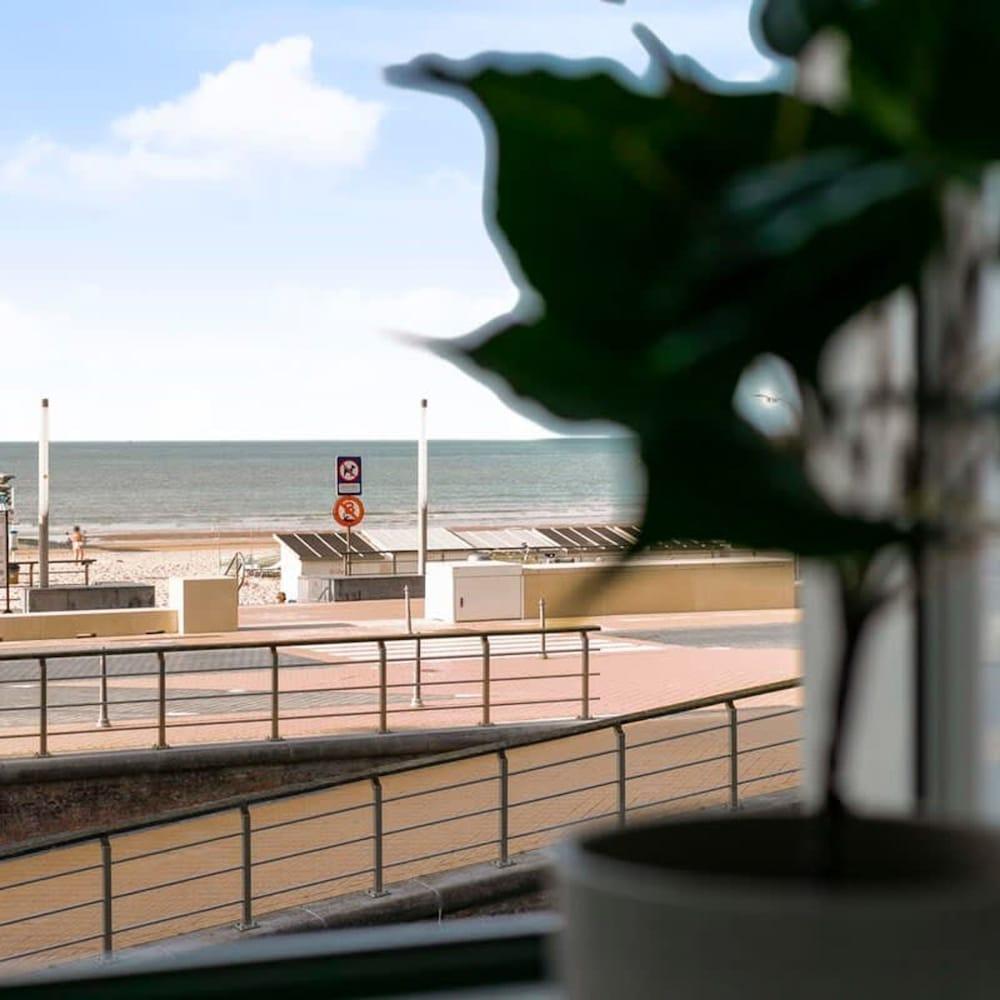 Stylishly Refurbished Apartment With sea View