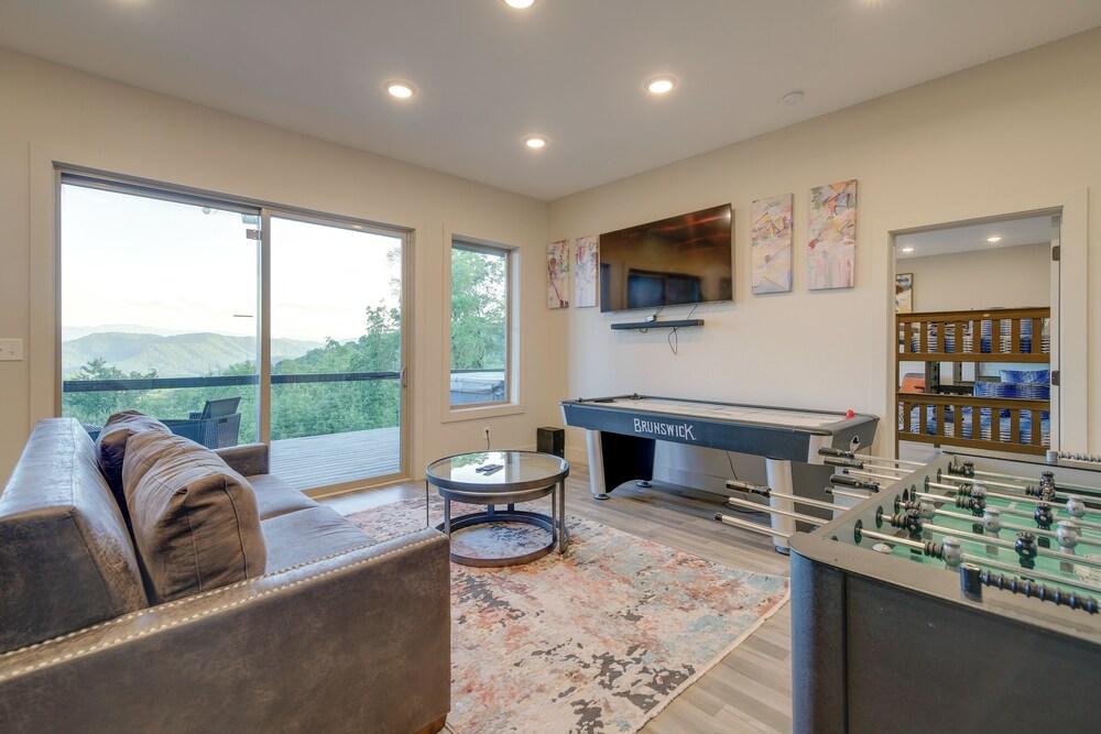 Sevierville Home w/ Hot Tub + Game Room!