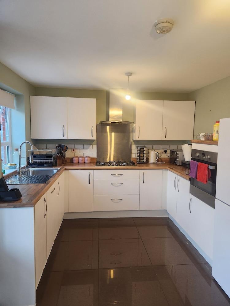 Inviting 1-bed House in Wolverhampton