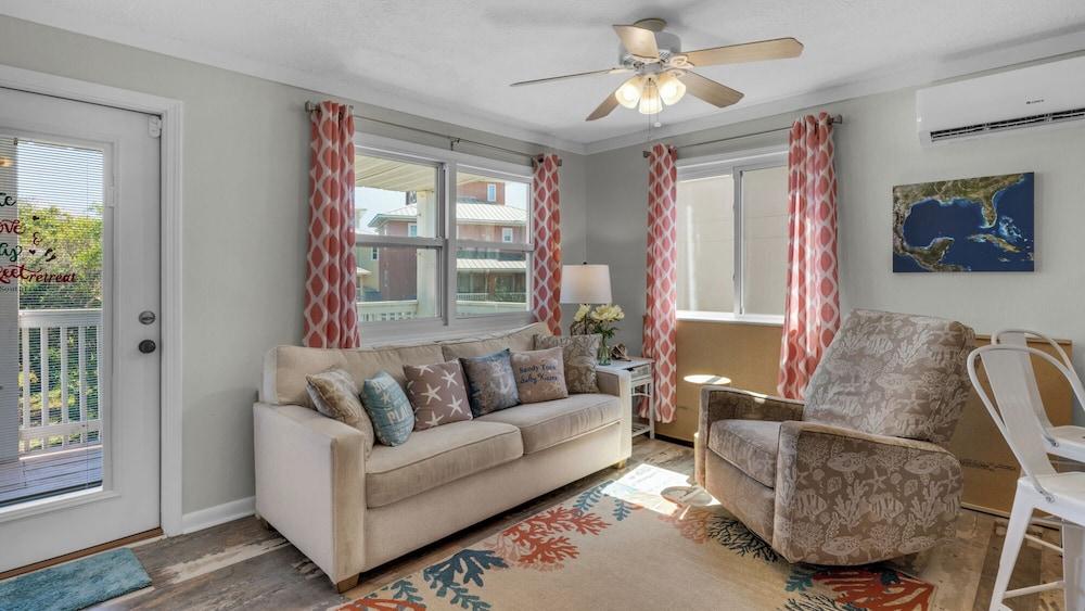 1br/1ba, Covered Parking, Perfect for Couples!