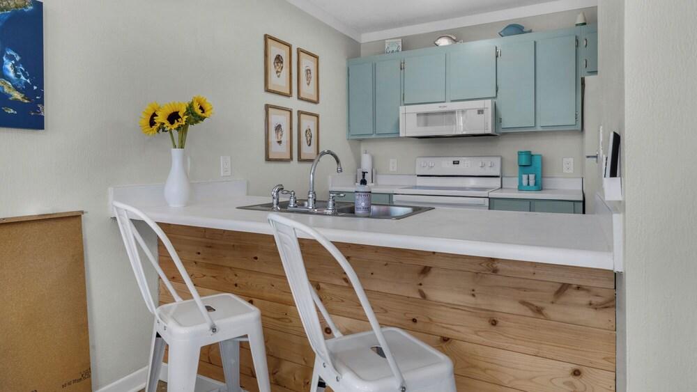 1br/1ba, Covered Parking, Perfect for Couples!