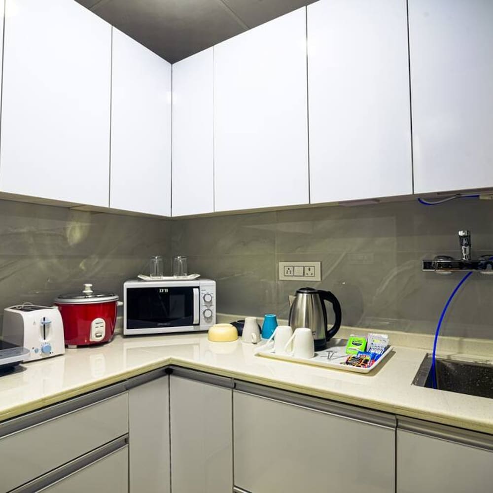 Cyber Retreat 1bhk With Gym and Balcony