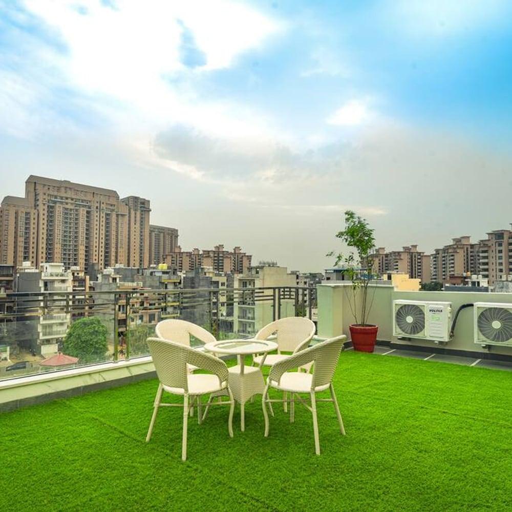 Comfortable 1 Bhk Serviced Apartment w Hill View