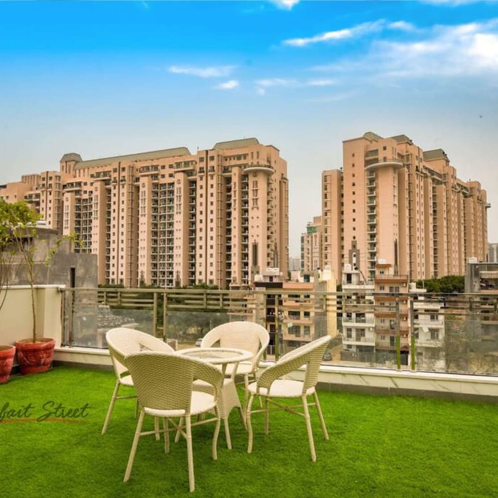 Studio Serviced Apartment With Gym Patio