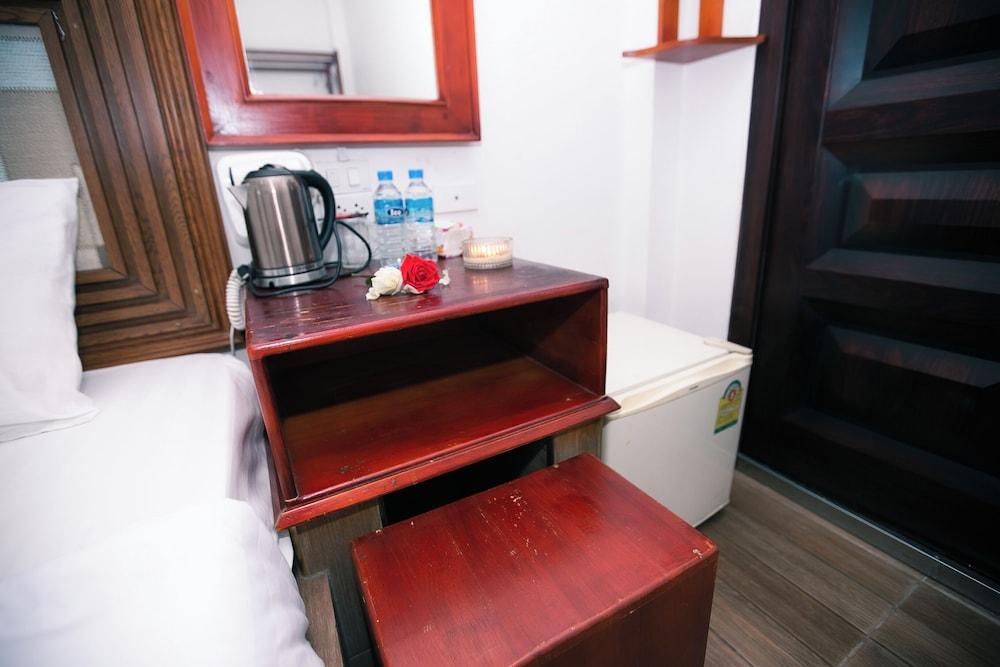 Ruby Riverside Hotel & Hostel