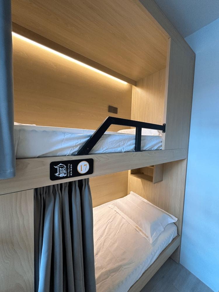 First Villa Life Hostel