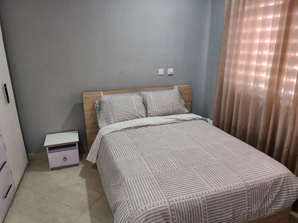 Spacious Luxury 3Bed Hse in Tema Netflix
