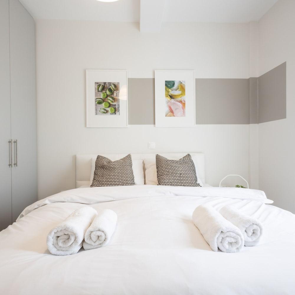 Beachfront 2-bedroom Stay in Voula