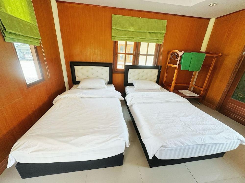 OYO 75497 Uncle Odd Talay View Resort