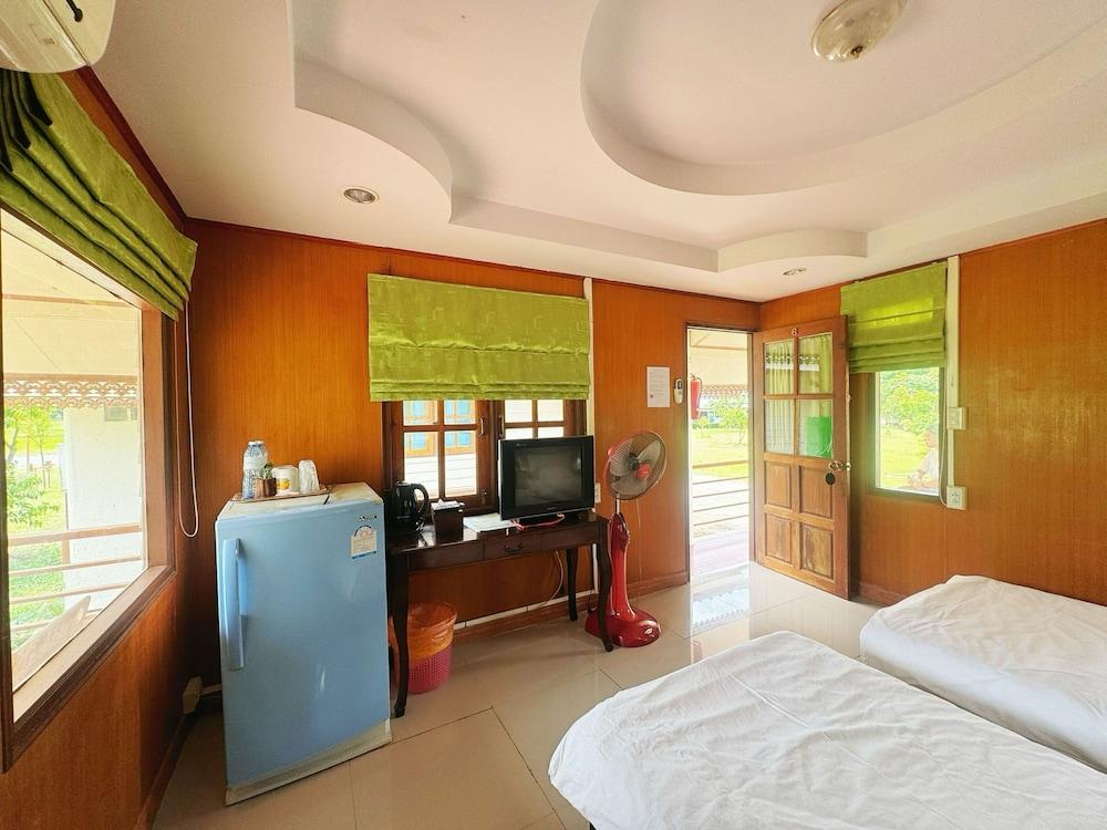 OYO 75497 Uncle Odd Talay View Resort