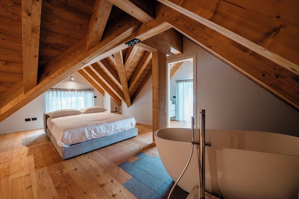 DALANIA MOUNTAIN APARTMENTS