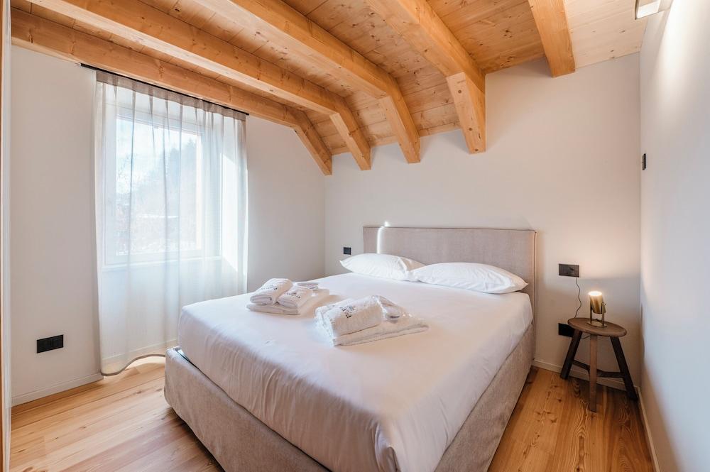 DALANIA MOUNTAIN APARTMENTS