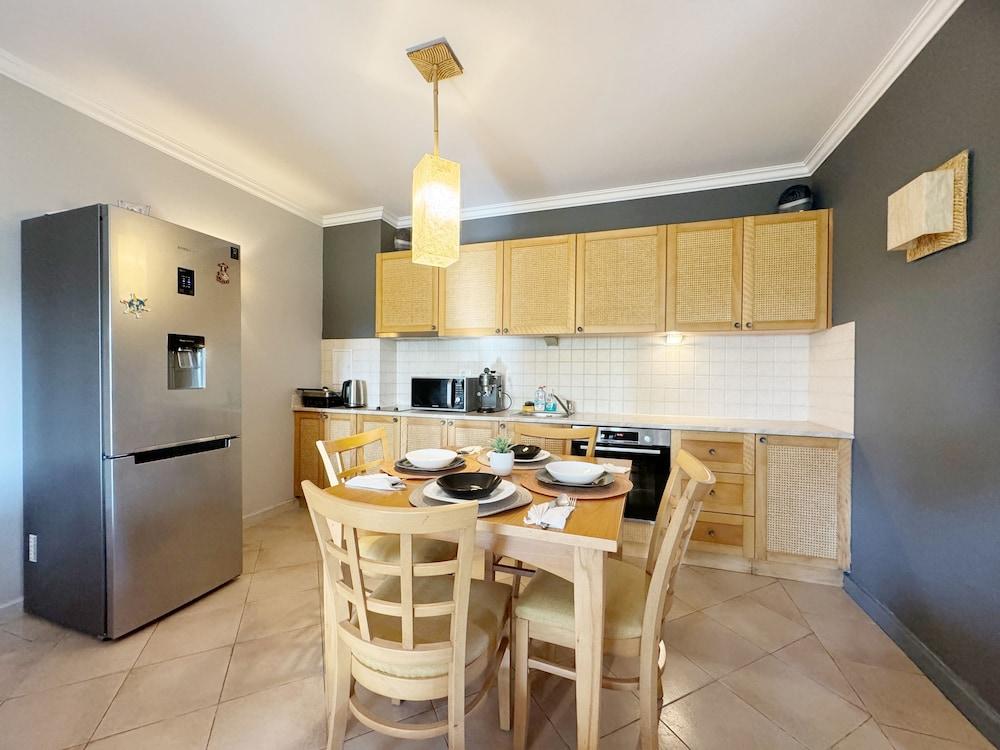 Stunning 2-bed Apartment in Sozopol