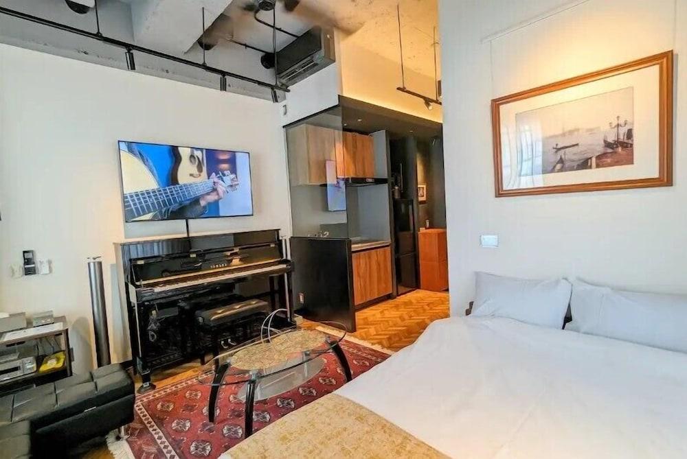 Acoustic GARAGE by Tranova