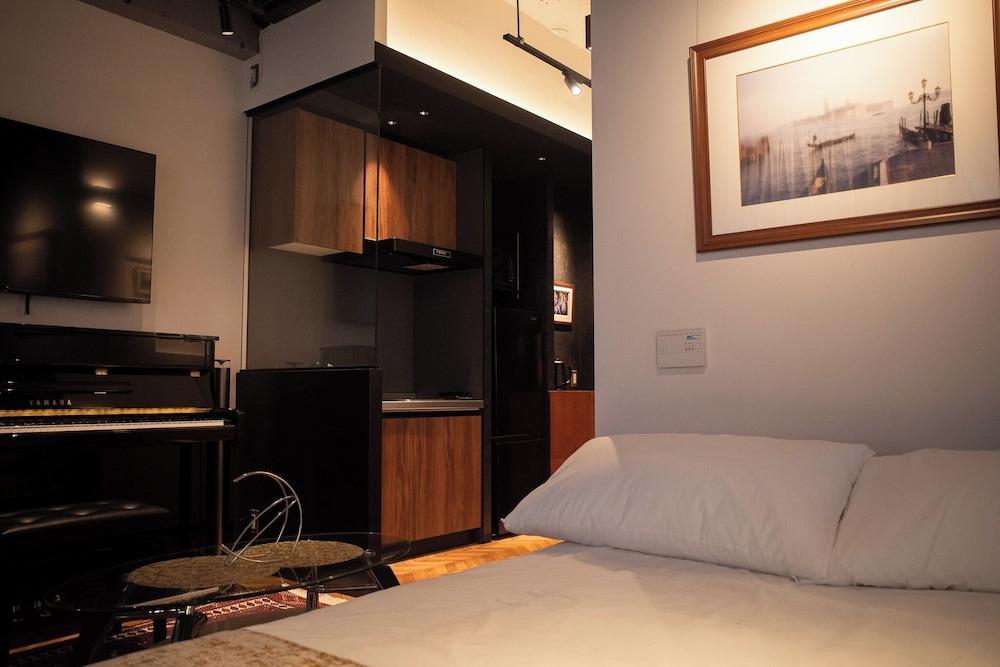 Acoustic GARAGE by Tranova