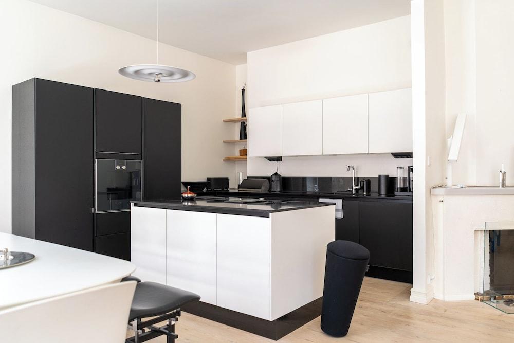 Stunning Downtown Retreat