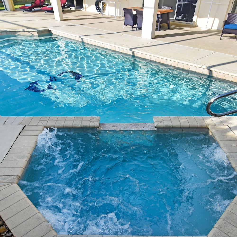 Su Casa - XXL Pool Area Pool Spa 3 Bedroom 2 Bath