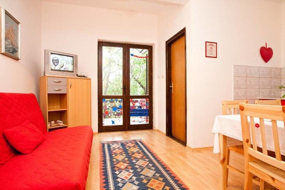 Miro - 300 m From sea - A2 Crveni