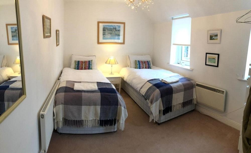 2 Bedroom Harbour View Apartment in Kinsale